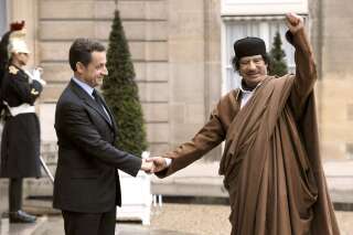 Nicolas Sarkozy recevant en grandes pompes le dictateur libyen Mouammar Kadhafi en décembre 2007 à l'Élysée (illustration).