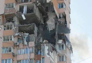 Alors que l'offensive russe se poursuit en Ukraine, des bâtiments civils ont été touchés par les frappes des hommes de Vladimir Poutine.