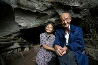 Depuis 50 ans, ce couple préfère habiter une grotte