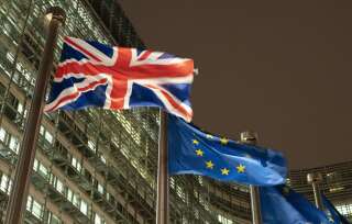 Les drapeaux britanniques et de l'UE