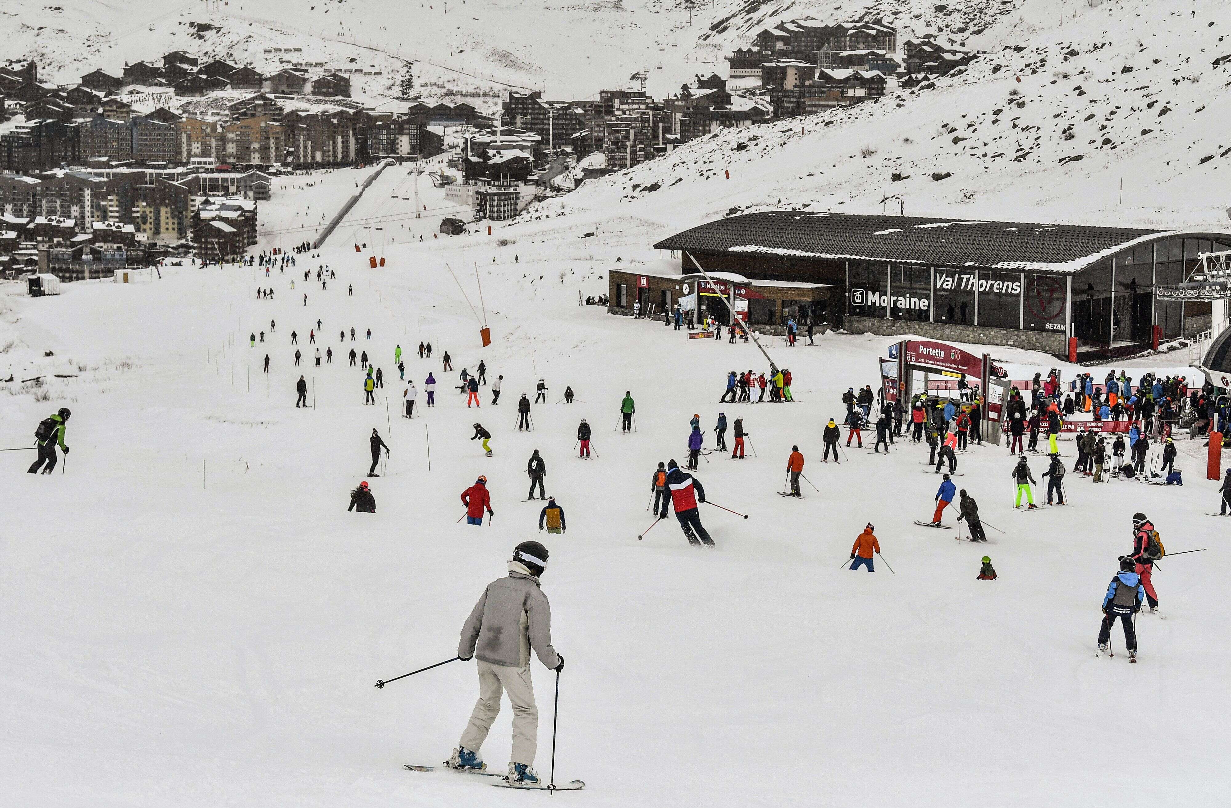 Pour l'heure, la fermeture des stations de ski cet hiver n'est pas 