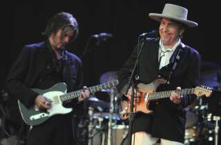 La légende américaine Bob Dylan lors d'une performance au Festival musical des Vieilles Charrues, le 22 juillet 2012 à Carhaix-Plouguer en France.