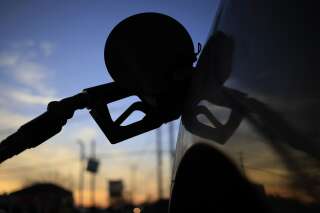 Du fait de la guerre en Ukraine, les prix à la pompe sont en train d'exploser en France, dépassant allègrement les deux euros le litre d'essence dans de plus en plus de stations-service (photo d'illustration).