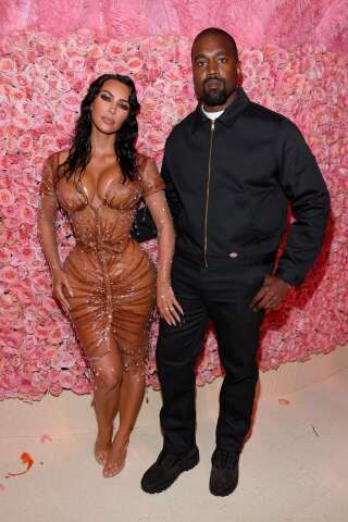 Le couple Kim Kardashian-Kanye West est devenu parent de son quatrième enfant, un petit garçon, ce vendredi 10 mai.