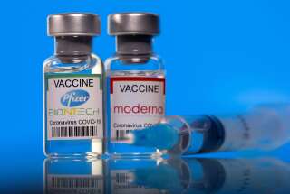 Des doses de vaccins anti-Covid de Pfizer/BioNTech et Moderna, le 19 mars 2021