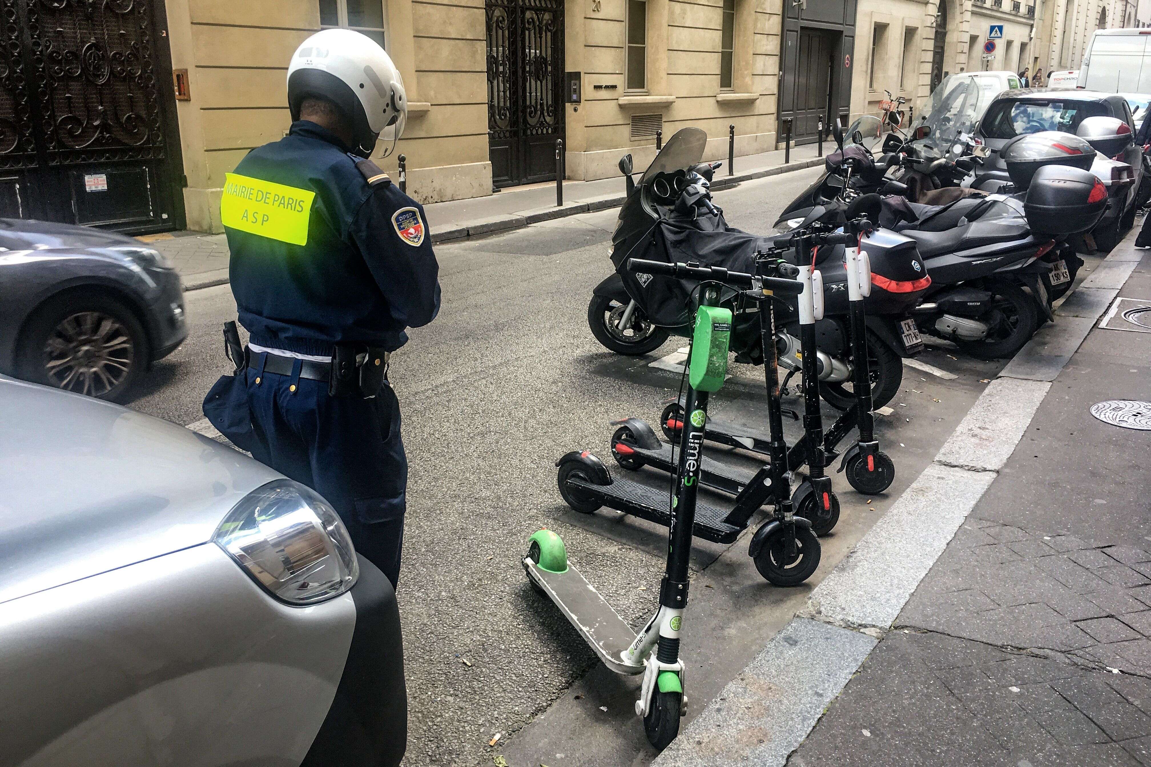 Des scooters et des trottinettes électriques 6 juin 2019 à Paris.