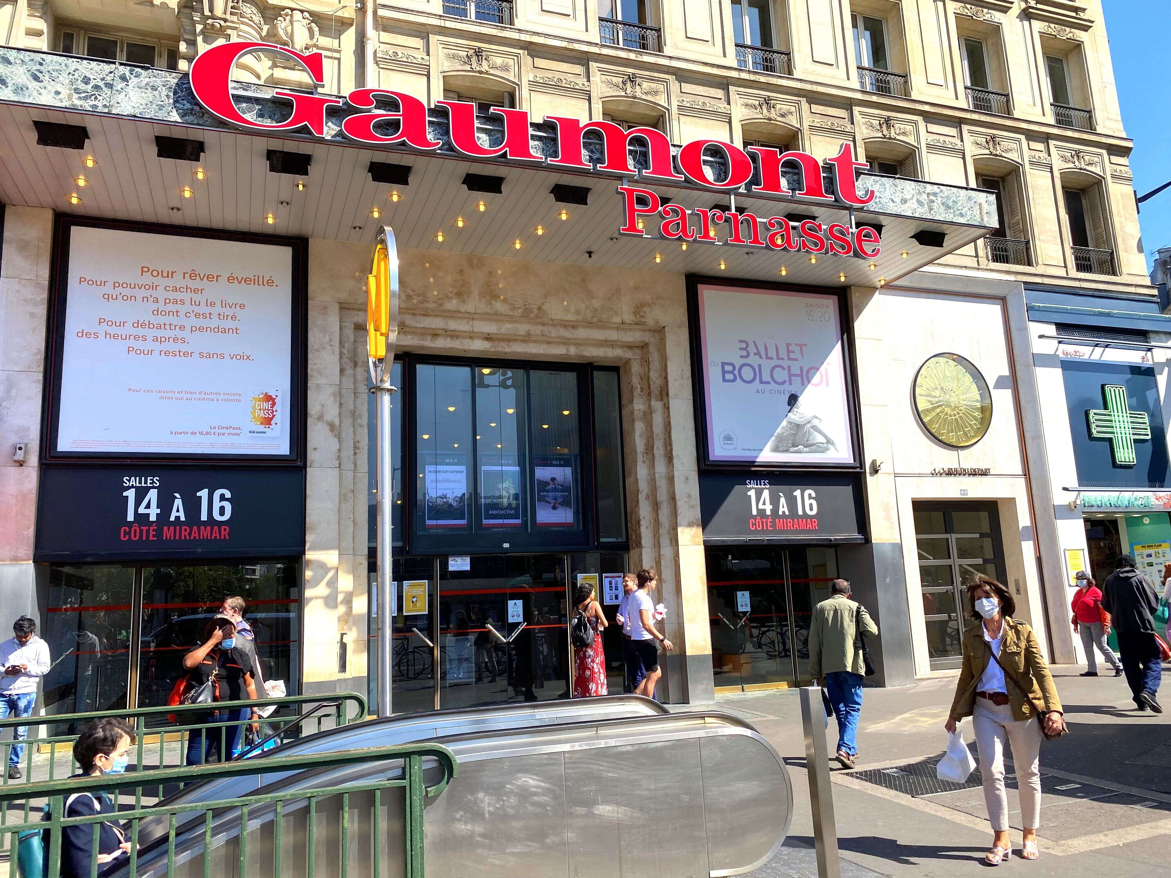 Le cinéma le Gaumont Montparnasse lors de sa réouverture après le premier confinement, le 22 juin 2020, à Paris, France