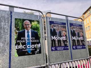 Affiches des candidats Éric Ciotti (LR) et Graig Monetti (Ensemble!) placardés aux abords de la place Masséna à Nice.