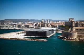La mairie de Marseille veut transformer le bassin du Mucem en piscine d'ici un an.