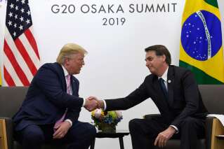Trump et Bolsonaro se congratulent sur la gestion des feux en Amazonie