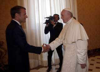Emmanuel Macron et le pape François lors de leur première rencontre en juin 2018.