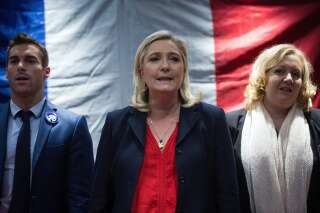 Julien Odoul aux côtés de Marine Le Pen lors de la campagne des régionales en 2015.