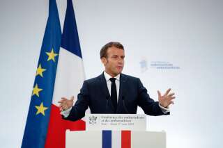 Face aux députés LREM (dont Villani), Macron met en garde contre la 