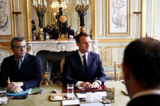 Macron recadre ses ministres sur l'ISF: 