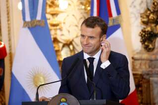 Depuis l'Argentine, Macron promet de ne rien 