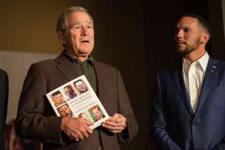 George W. Bush peint des vétérans dans 