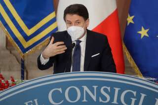 En Italie, la démission de deux ministres menace le gouvernement de Giuseppe Conte
