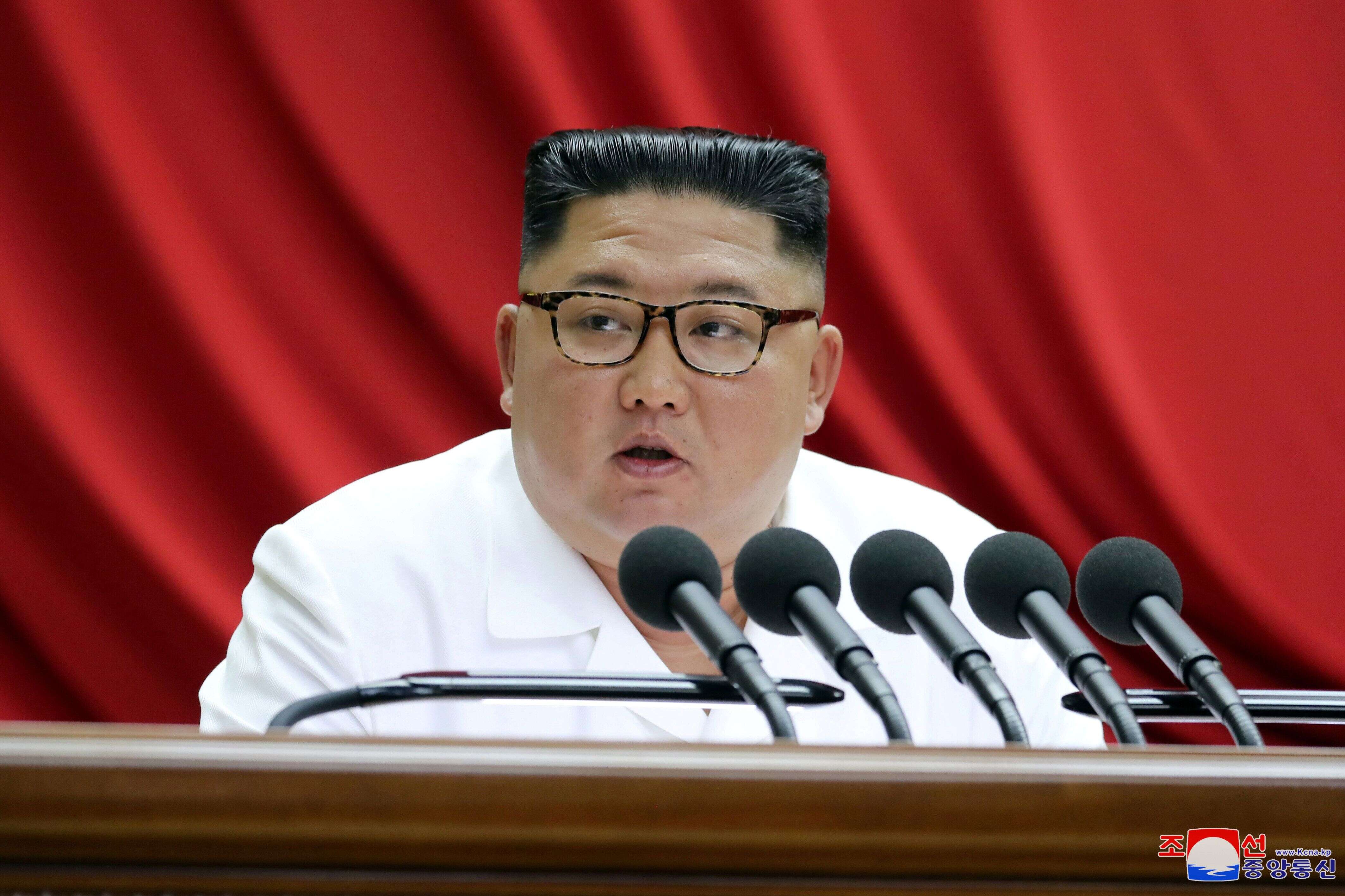 Kim Jong Un, ici sur une photo non datée mais publiée par l'agence nord-coréenne KCNA le 30 décembre, a annoncé la fin du moratoire sur les essais nucléaires.