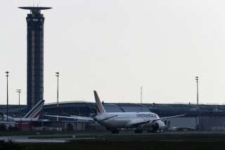 Aéroports de Paris: la grève chez va se poursuivre ce weekend, et les retards avec