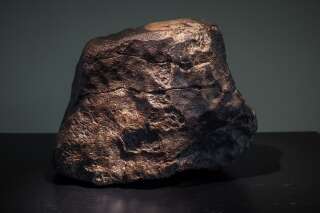 Cette météorite découverte dans le Sahara est aussi ancienne que le système solaire