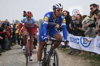 Paris-Roubaix: Philippe Gilbert l'emporte devant Nils Politt