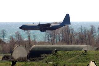 Un avion de type C130, tel que celui photographié ici en mars 2011 près de la base corse de Solenzara, va notamment participer à l'évacuation d'Afghanistan des ressortissants français et de collaborateurs locaux.