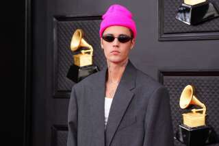 Justin Bieber, ici sur le tapis rouge des Grammy Awards, dimanche 3 avril.