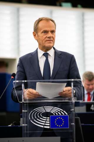 Le président du Conseil européen Donald Tusk a fait savoir ce lundi 28 octobre que les 27 États membres de l'Union européenne s'étaient accordés sur un report du Brexit au 31 janvier prochain.