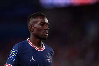 Le joueur sénégalais du Paris-Saint-Germain a été soutenu par de nombreux sénégalais après la polémique suscitée par le boycott d'un match avec un maillot au flocage arc-en-ciel.