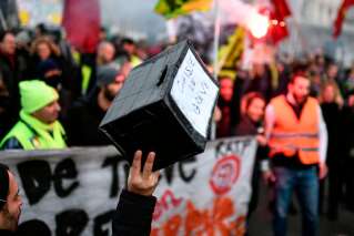 Retraites: une caisse de grève de la CGT dépasse 2 millions d'euros