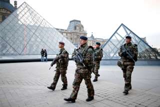 À Paris, un jeune militaire de l'opération Sentinelle se suicide avec son arme de service