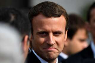 Revirements, polémiques, majorité... Emmanuel Macron maîtrise-t-il son été?