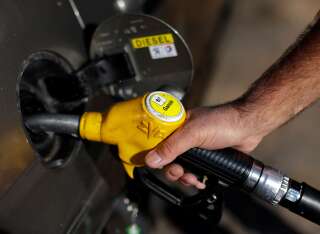 Le gouvernement envisage de créer un chèque carburants pour faire face à la flambée des carburants. (image d'illustration)