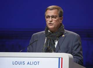 Le maire RN de Perpignan Louis Aliot, lors d'un meeting de la campagne présidentielle à Reims, le 5 février 2022. (Albert Cara/Anadolu Agency via Getty Images)