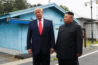 Donald Trump et Kim Jong Un lors de leur dernière rencontre sur la zone démilitarisée entre les deux Corées le 30 juin 2019.