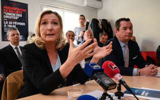 Marine Le Pen lors d'une conférence de presse à Sète.