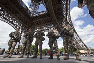 Garde à vue levée pour l'assaillant de la tour Eiffel renvoyé en hôpital psychiatrique