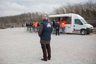 Un migrant mortellement poignardé à Calais, à proximité d'un site de distribution de repas