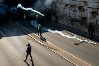 L'État condamné pour la 1e fois pour un tir de LBD sur un gilet jaune lors d'une manifestation à Lyon (photo d'archive prise en février 2019 lors d'une manifestation de gilets jaunes à Lyon)