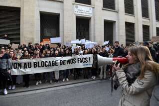 La fac de droit de Montpellier reste fermée, étudiants pro et anti-blocage se font face