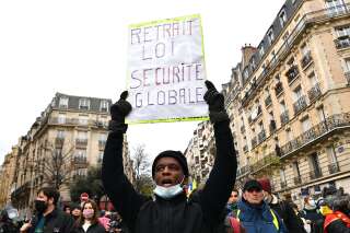 Heurts à la manif contre la loi sécurité globale à Paris, Darmanin annonce des interpellations