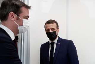 Le président Emmanuel Macron et le ministre de la Santé Olivier Véran