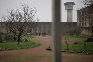 Au mois de mai, la population carcérale française a continué d'augmenter, au point que certains établissements pénitentiaires se retrouvent dans des situations assez inconfortables (photo d'illustration représentant la prison de Saint-Maur, dans l'Indre, en février dernier).