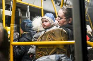 Des habitants de Marioupol évacués par bus vers Zaporojie, le 1er avril 2022.