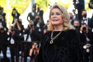 Au festival de Cannes, Catherine Deneuve ovationnée pour son retour sur la Croisette