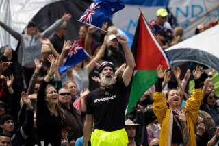 Nouvelle-Zélande: pour disperser des manifestants antivax, la police diffuse en boucle 