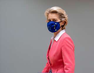 Présidente de la Commission européenne, Ursula von der Leyen, ici photographiée le 2 octobre lors du sommet européen, a annoncé se mettre à l'isolement après avoir été en contact avec une personne positive au coronavirus.