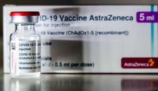 Un flacon contenant le vaccin d'AstraZeneca contre le Covid-19. (photo d'illustration)