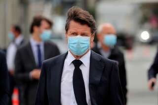 Port du masque: À Nice, Estrosi abroge puis prend un nouvel arrêté