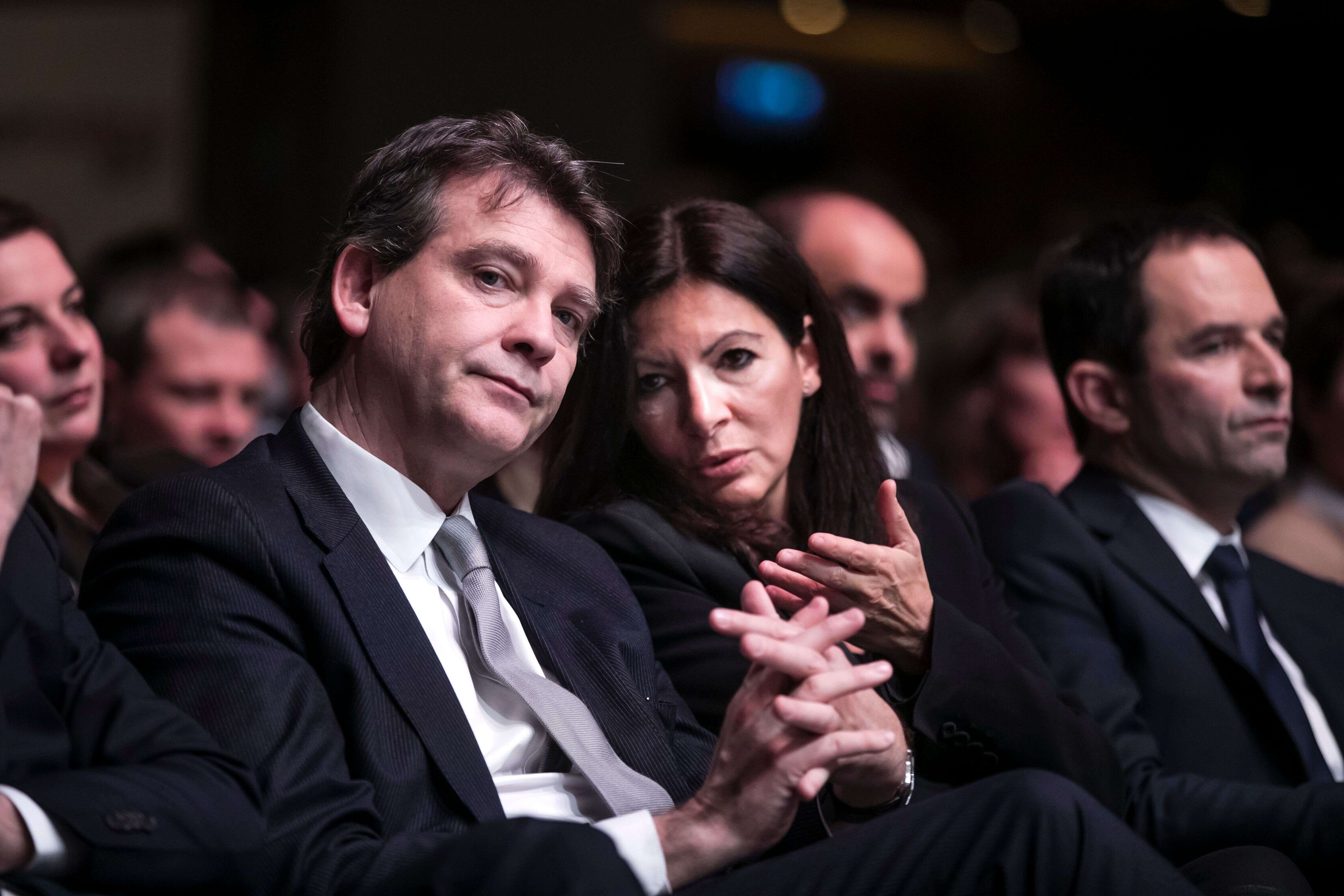 Arnaud Montebourg et Anne Hidalgo (photographiés lors de la cérémonie d'investiture de Benoît Hamon en février 2017) avancent tous les deux leurs pions en vue de la présidentielle de 2022.